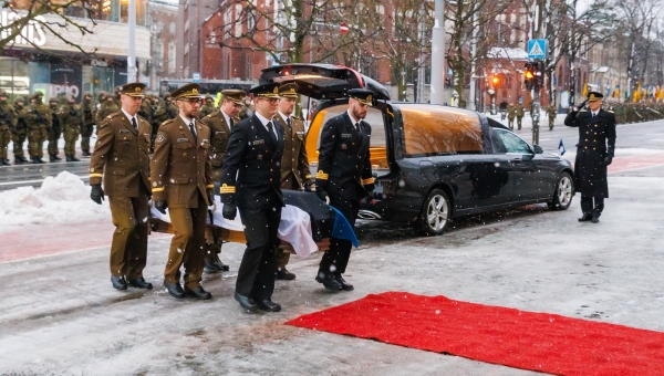 FOTOD Karise kõne täismahus: Arnold Rüütel oli Eesti riigi tasakaalustaja